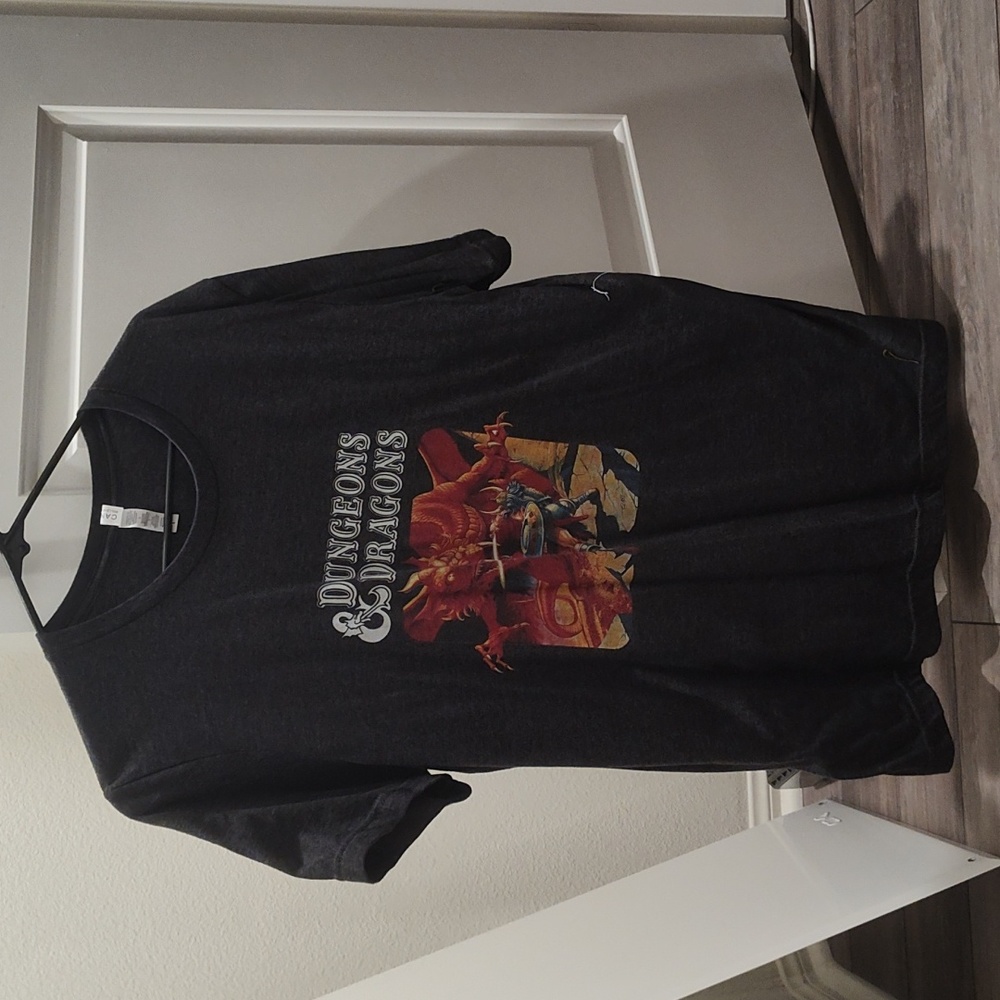 Dungeons and Dragons tshirt | Size Large | heather gray/grey